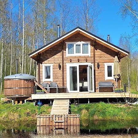 Metsavahi Puhketalu *